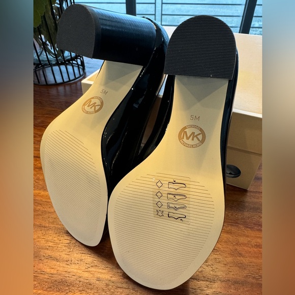 MICHAEL KORS Bayville loafer black patent leather 3” block heel women’s sz 5M - Picture 7 of 8